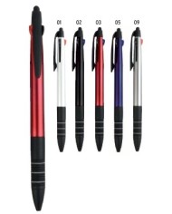 Penna a scatto in plastica con 3 refill dei colori blu, nero e rosso, con gommino per touch screen