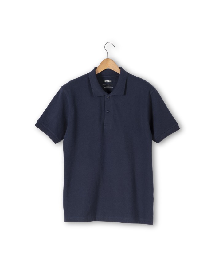 Polo piqué di tessuto rigenerato 100% (60%cotone-40%poliestere) 200 g/m2, manica corta e chiusura con 2 bottoni, tinta unita